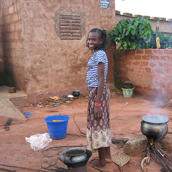 Ayba musste mit ihrer Familie vor dem brutalen Terror islamistischer Milizen in Burkina Faso fliehen. 